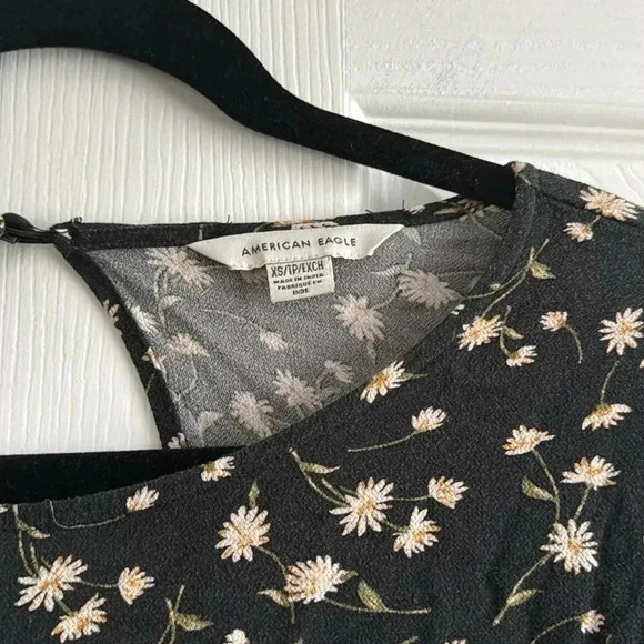 American Eagle Black Floral Layered Open Back Baby Doll Top Size XS - Picture 3 of 5